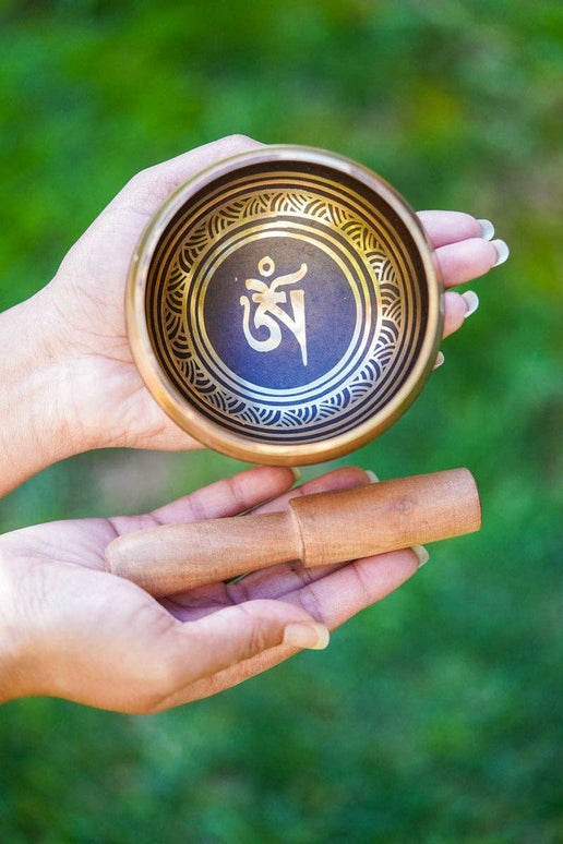 OM Mantra Singing Bowl: 4 inch